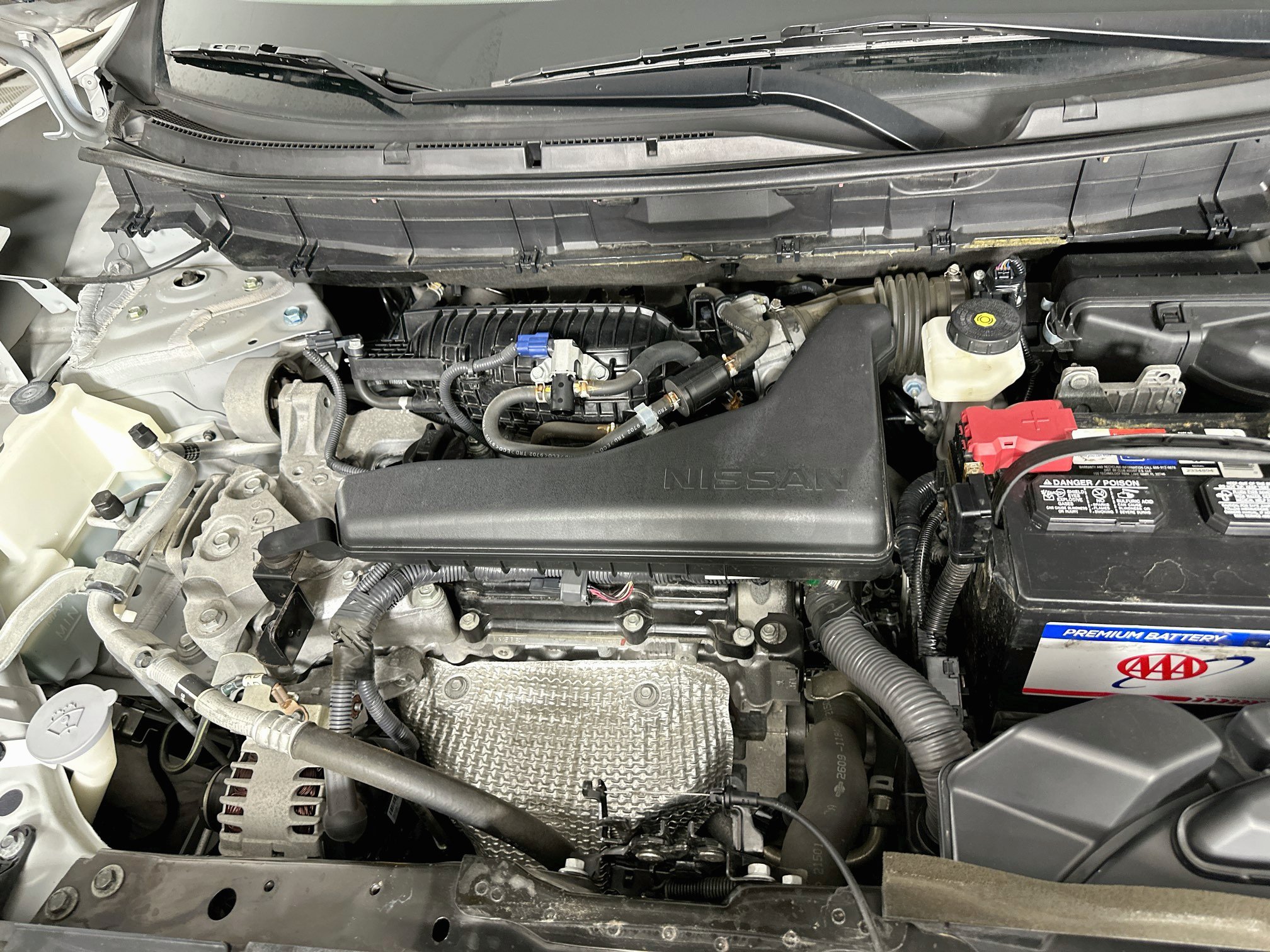 Used 2020 Nissan Rogue S FWD image 32