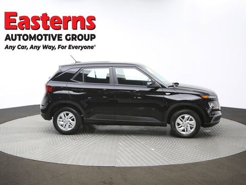 Used 2025 Hyundai Venue SE image 45