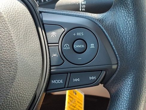 Used 2024 Toyota Corolla Cross L AWD/4WD image 23
