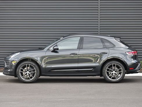 New 2026 Porsche Macan image 2