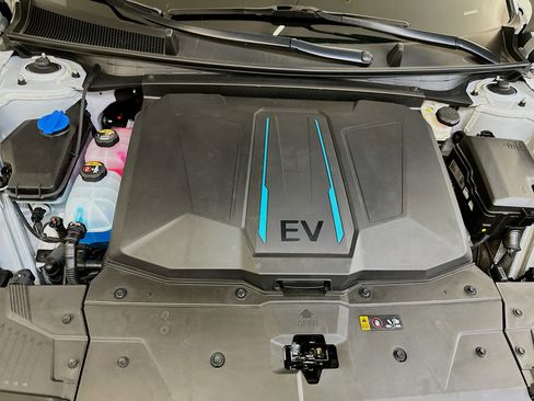 Used 2024 Hyundai Ioniq 5 SE image 34