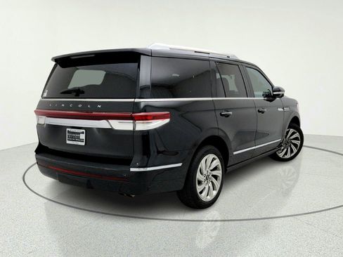 Used 2024 Lincoln Navigator Reserve AWD/4WD image 9