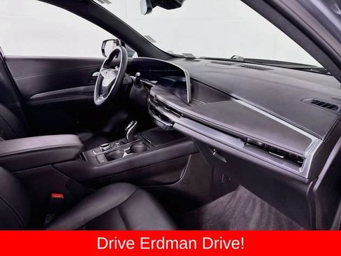 Used 2025 Cadillac XT4 Premium Luxury AWD/4WD image 26