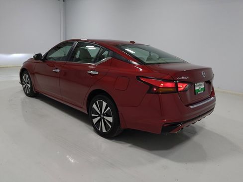 Used 2022 Nissan Altima 2.5 SV w/ SV Premium Package image 5
