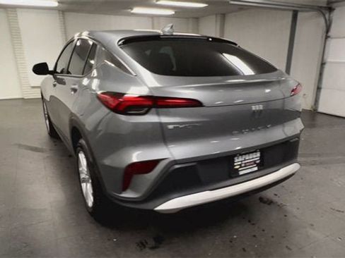 Certified 2025 Buick Envista Preferred image 7