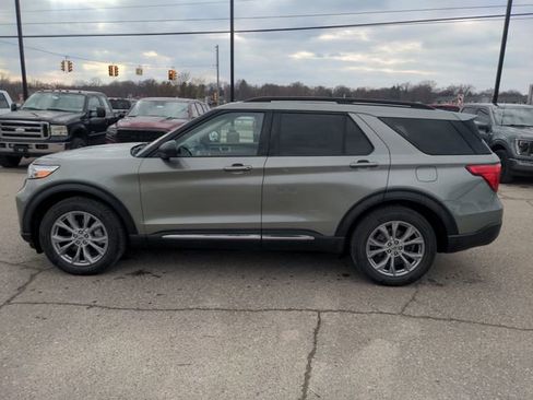 Certified 2020 Ford Explorer XLT w/ Equipment Group 202A image 2