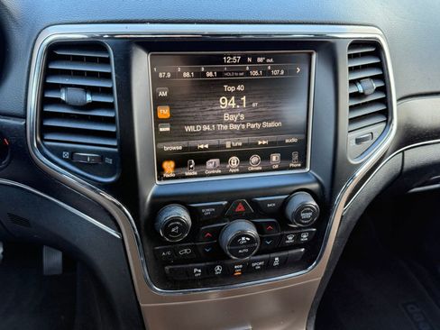 Used 2016 Jeep Grand Cherokee Limited image 24