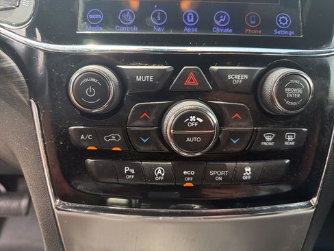 Used 2019 Jeep Grand Cherokee Altitude RWD image 40
