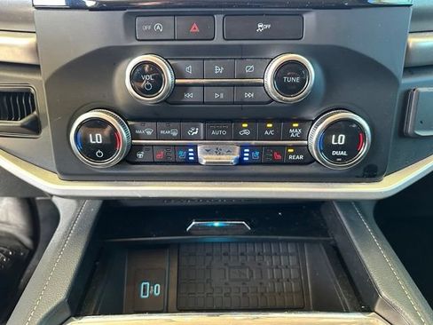 Certified 2024 Ford Expedition XLT RWD image 21