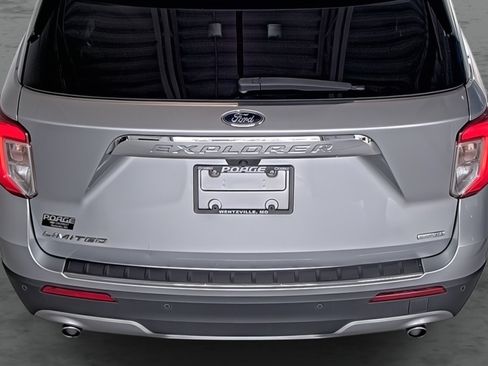 Used 2020 Ford Explorer Limited RWD image 12