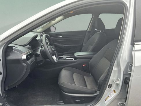 Used 2024 Nissan Altima 2.5 SV FWD image 22