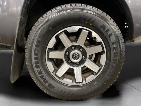 Used 2014 Toyota Tacoma PreRunner w/ SR5 Package image 19