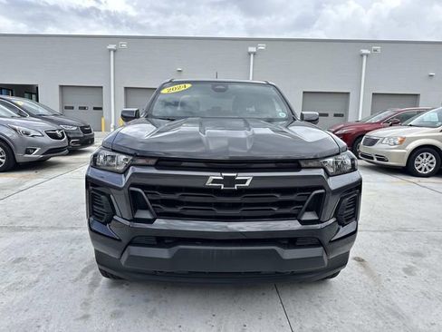 Used 2024 Chevrolet Colorado LT AWD/4WD image 2