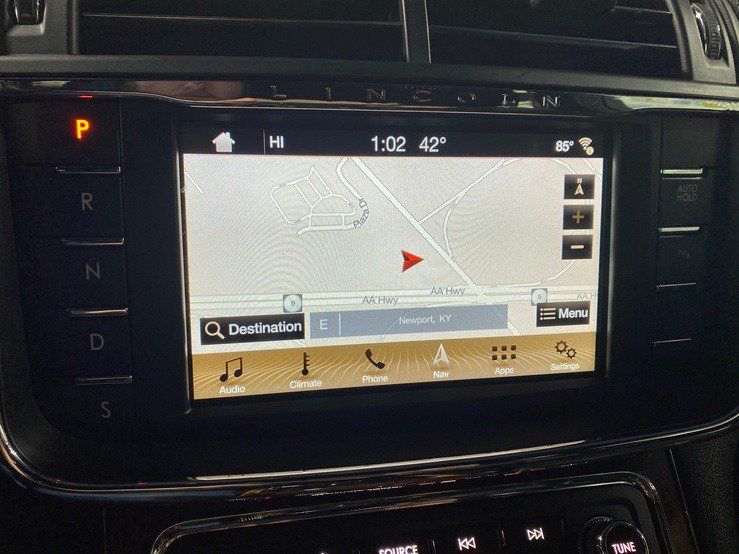 Used 2018 Lincoln Continental Premiere FWD image 19