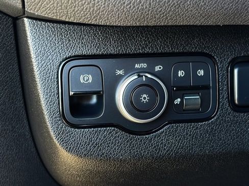 Used 2025 Mercedes-Benz Sprinter 2500 image 15