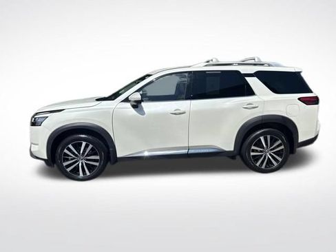 Used 2024 Nissan Pathfinder Platinum w/ Cargo Package AWD/4WD image 4