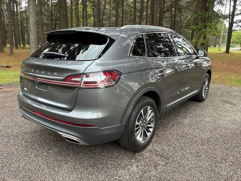 Used 2023 Lincoln Nautilus FWD w/ Premium Package image 3