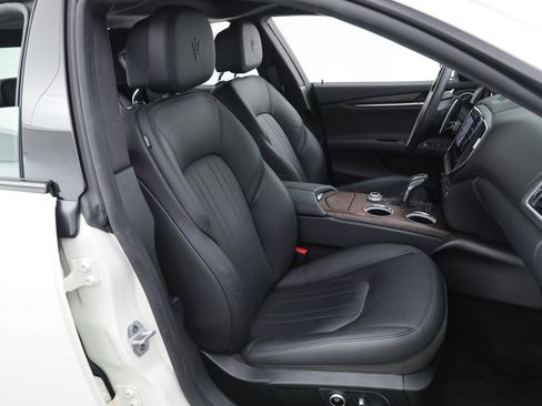 Certified 2023 Maserati Ghibli Modena RWD image 13