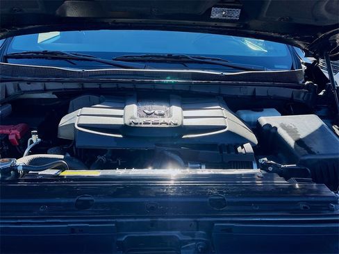 Used 2024 Nissan Titan Platinum Reserve w/ Moonroof Package image 29