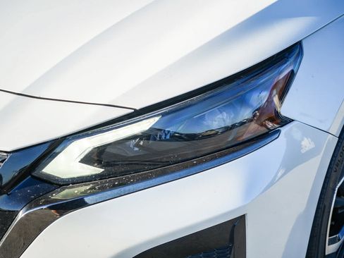 Used 2023 Nissan Altima 2.5 SR w/ SR Premium Package FWD image 2