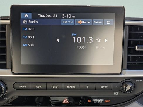 New 2025 Hyundai Venue SEL image 22