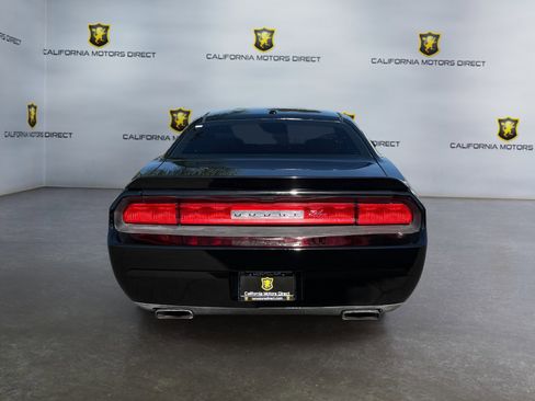 Used 2014 Dodge Challenger R/T image 4