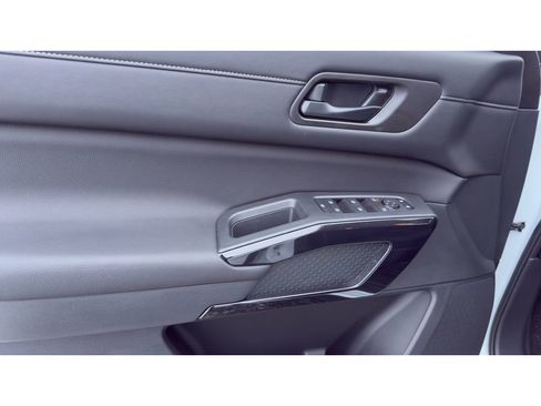 New 2026 Nissan Pathfinder SV image 13