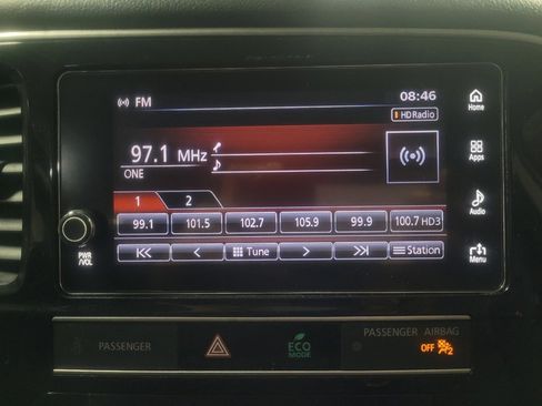 Used 2019 Mitsubishi Outlander SE image 25