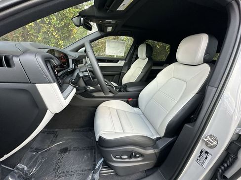 New 2026 Porsche Cayenne image 5