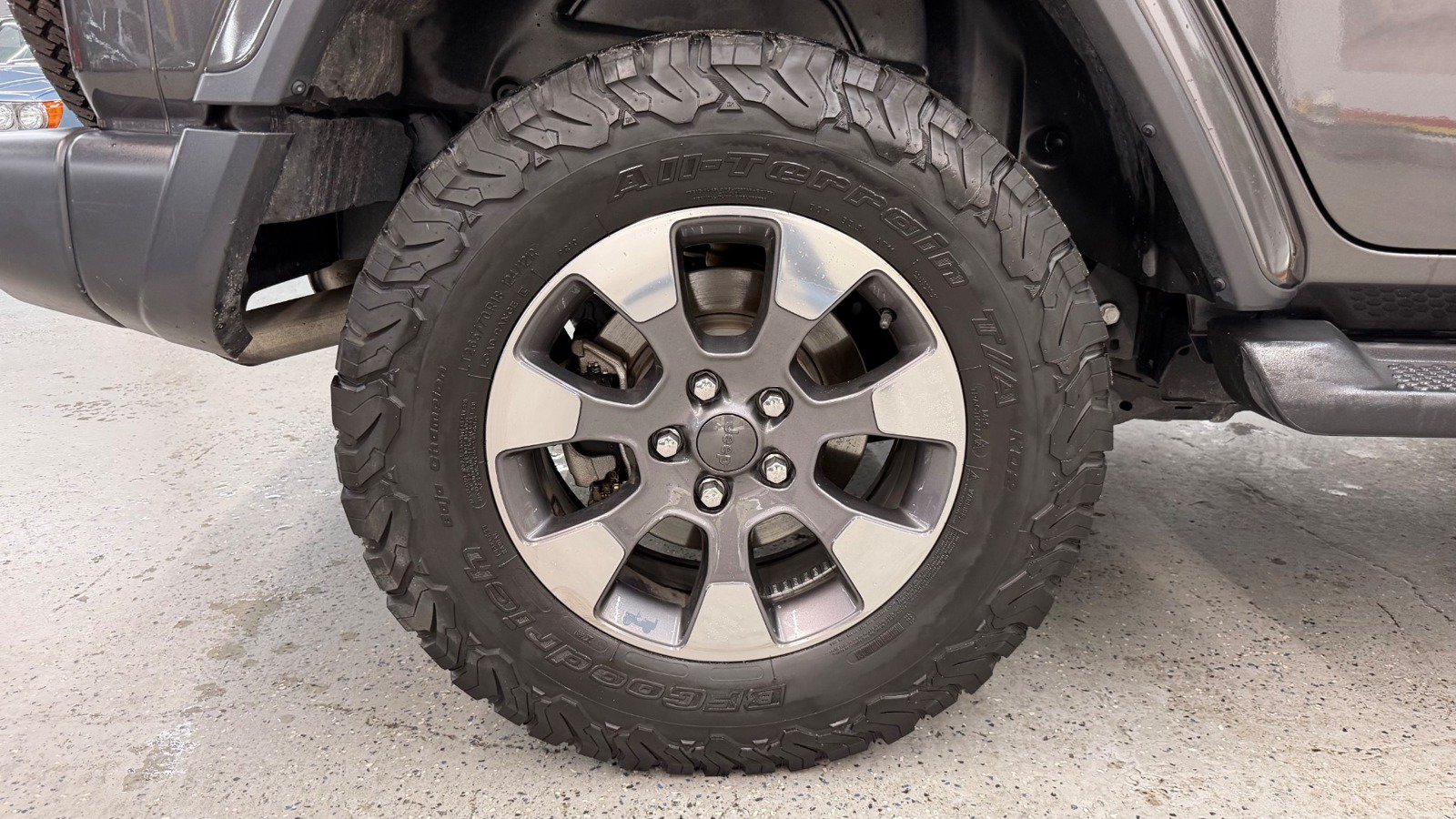 Used 2019 Jeep Wrangler Unlimited Sahara AWD/4WD image 19