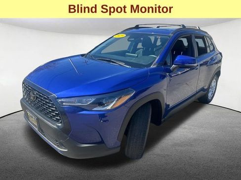Used 2023 Toyota Corolla Cross LE w/ Moonroof Package AWD/4WD image 5