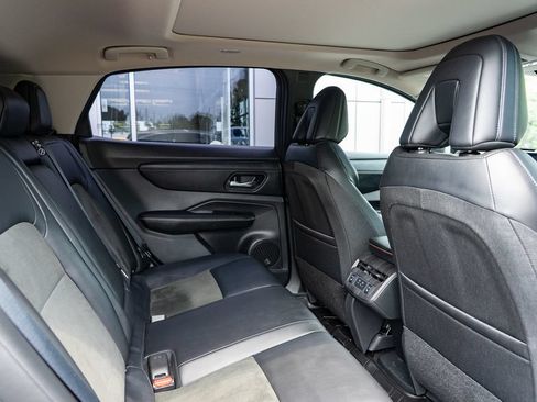 Used 2023 Nissan Ariya FWD image 27