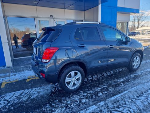 Certified 2022 Chevrolet Trax LT w/ LT Convenience Package image 12