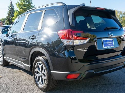 Used 2021 Subaru Forester Premium image 8