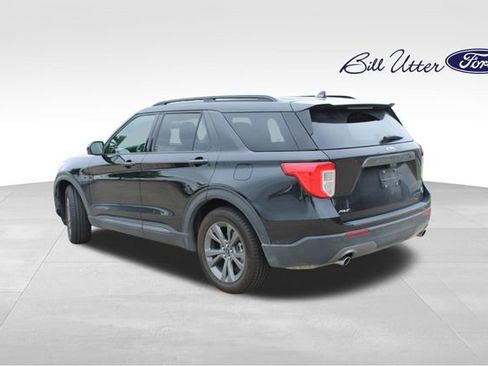 Certified 2022 Ford Explorer XLT w/ Equipment Group 202A RWD image 7