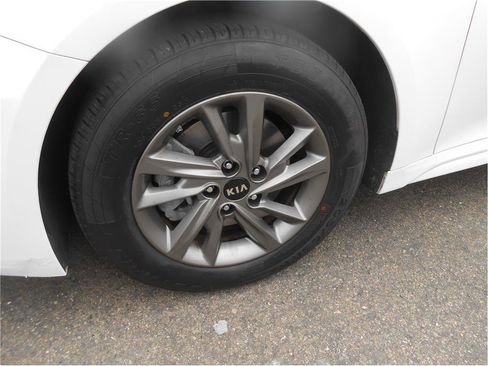 Used 2020 Kia Optima LX image 14