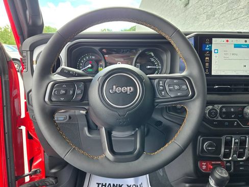 Used 2024 Jeep Wrangler Unlimited AWD/4WD image 17
