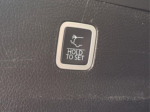 Used 2024 Jeep Grand Wagoneer L Series III image 31