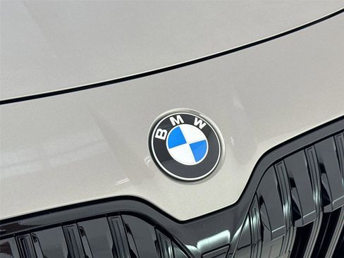 Used 2023 BMW 760i xDrive image 38