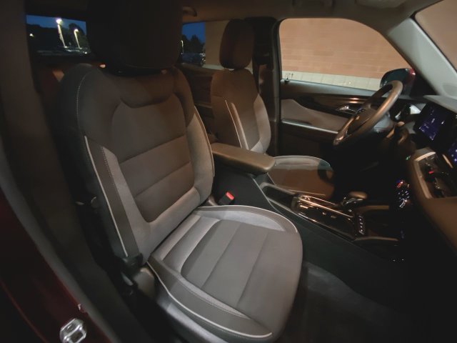 Used 2024 Chevrolet TrailBlazer LT w/ LT Cold Weather Package AWD/4WD image 25