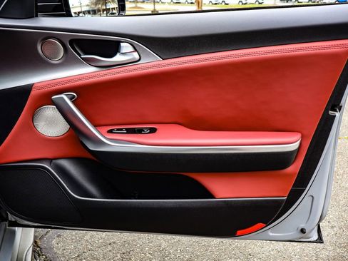 Used 2021 Kia Stinger GT2 image 40