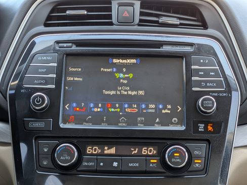 Used 2018 Nissan Maxima 3.5 SV FWD image 17