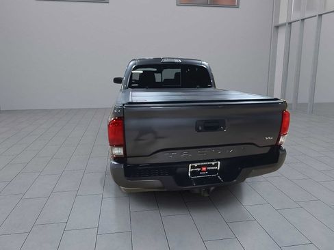 Used 2018 Toyota Tacoma TRD Sport w/ Exterior Package AWD/4WD image 7