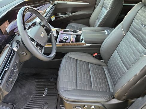 New 2026 Cadillac Escalade ESV Platinum Sport w/ LPO, ONYX Package image 11