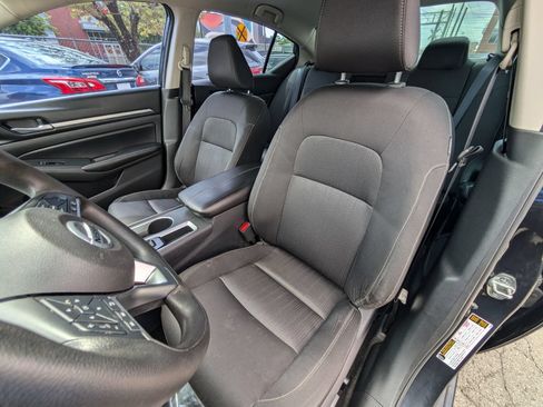 Used 2022 Nissan Altima 2.5 SV FWD image 16