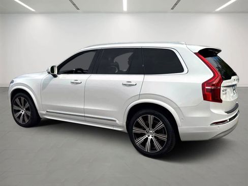Used 2022 Volvo XC90 T6 Inscription w/ Climate Package image 3