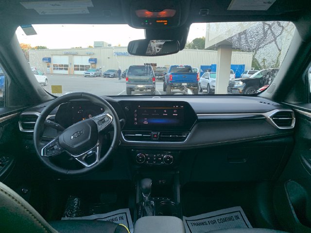 Used 2024 Chevrolet TrailBlazer ACTIV w/ Convenience Package FWD image 11