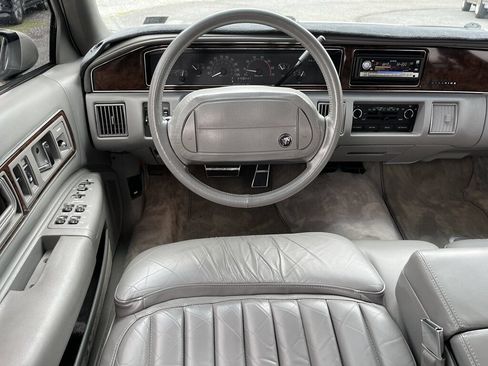 Used 1992 Buick Roadmaster Sedan RWD image 39