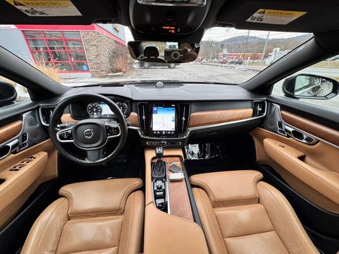 Used 2018 Volvo S90 T6 Inscription w/ Convenience Package image 8