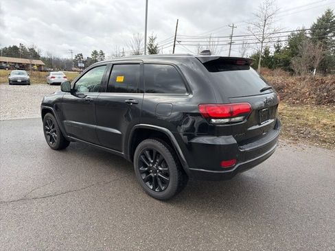 Used 2020 Jeep Grand Cherokee Altitude image 13